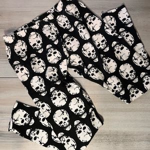 Casual Stretchy Pants Black /  White Skull pattern Sz S 3-5